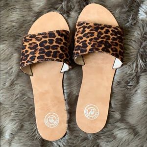 Leopard print Slides